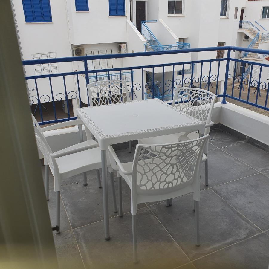 G&E Harbour Apartments Lachi Exterior photo