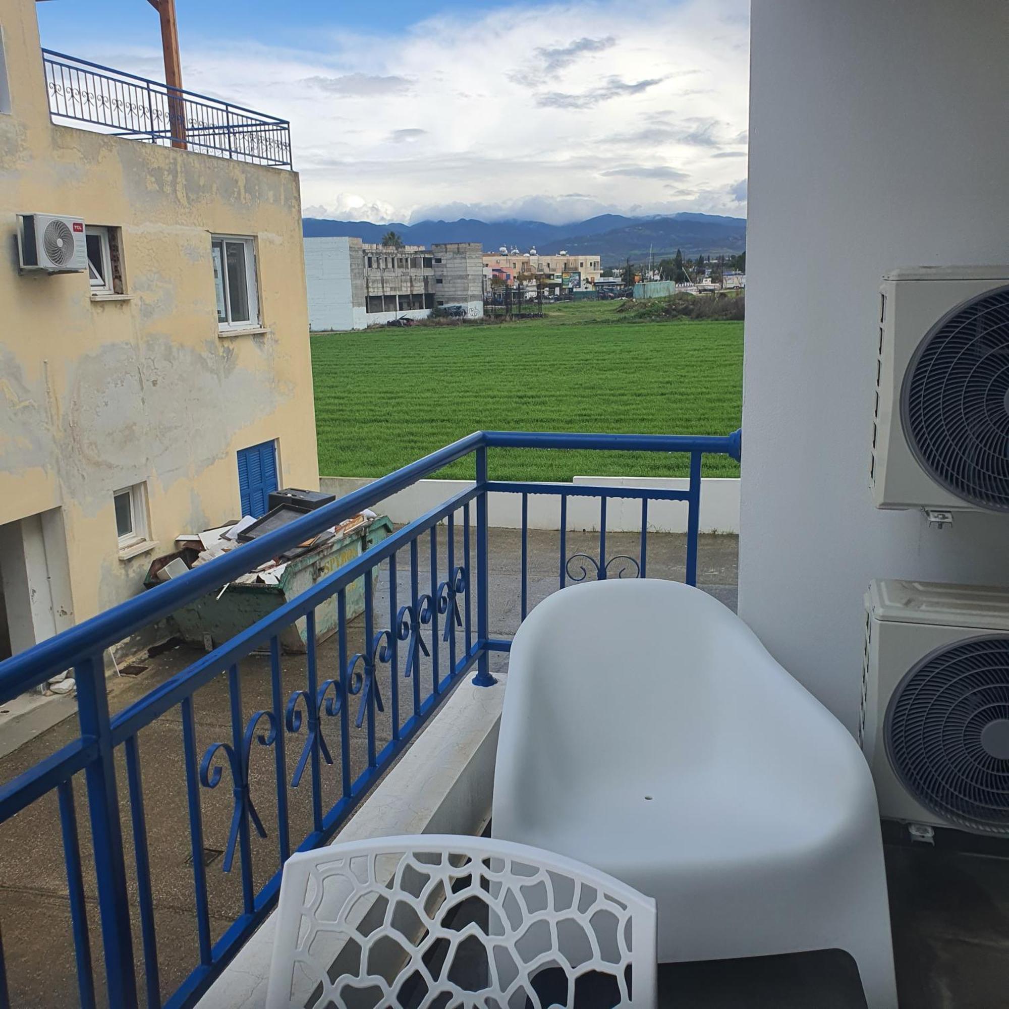 G&E Harbour Apartments Lachi Exterior photo